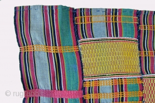 Ewe Cloth, made of 19 stripes.
168x276cm
first half of the 20th century
Was worn in toga-style by men
I use a simllar piece as a bedspread
More information on Wikipedia or
http://www.adireafricantextiles.com/eweintro.htm
Please ask for more information  