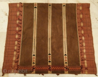 Tribal Hand Weaving Textile from Nagaland.

Cotton Textile , Handwoven and Natural Dyes colors .

Origin from Angami Tribe of Nagaland.

Very Good condition and Quality.          