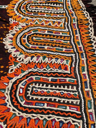 Vintage Rabari woolen shawl from the Kutch region of Gujarat, India.

The Rabari are an indigenous tribal caste of nomadic cattle and camel herders that live throughout northwest India, primarily in the states  ...
