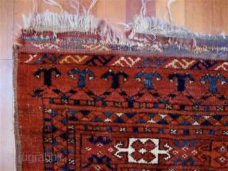 Ersari Turkmen chuval face with staggered rows of chuval guls, no secondary guls. Late 19th c. Generous size--35" x 58" (98cm x 147cm). Good condition. Rich stable vegetal dyes. Good pile all  ...
