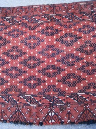 Antique Yomud complete torba in sumakh and kelim technique from circa 1910. All natural colours and in excellent condition.  Only one spot on the elem. It has still its flatwoven back,  ...