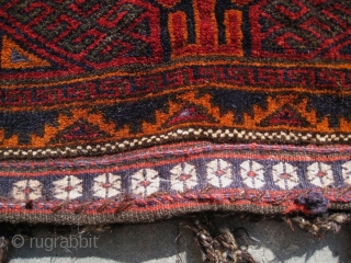 Baluch Mushwani-subtribe balisht, storage bag in excellent condition.
Sizes : 1'10" x 3'10"      55 x 114 cm            