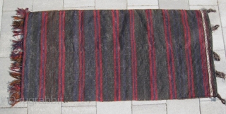 Baluch Mushwani-subtribe balisht, storage bag in excellent condition.
Sizes : 1'10" x 3'10"      55 x 114 cm            