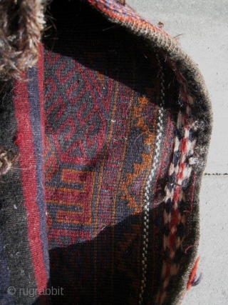 Baluch Mushwani-subtribe balisht, storage bag in excellent condition.
Sizes : 1'10" x 3'10"      55 x 114 cm            
