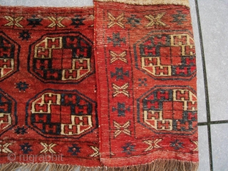 Antique CHODOR torba, cotton wefts and asymmetrically,open to the right knotted. Mid 19th c. Very good condition. It is a very,rare piece.
Sizes: 44 x 99 cm.       