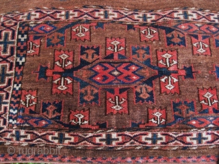 Late 19th century Yomut Turkoman torba in excellent condition. All natural colors, no holes, no tears, no stains.  Only one, hardly visible old mothbite (no hole). 
The gray-blue strip on the  ...