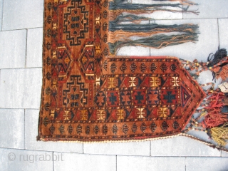 extremely rare Ersari Beshir Kapunuk in excellent condition. Wonderful drawing, it has a very good wool quality, good pile allover, don't have any damage apart from one small spot moth nibbles, only  ...