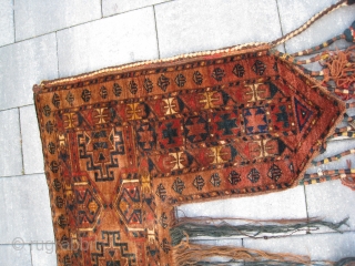 extremely rare Ersari Beshir Kapunuk in excellent condition. Wonderful drawing, it has a very good wool quality, good pile allover, don't have any damage apart from one small spot moth nibbles, only  ...