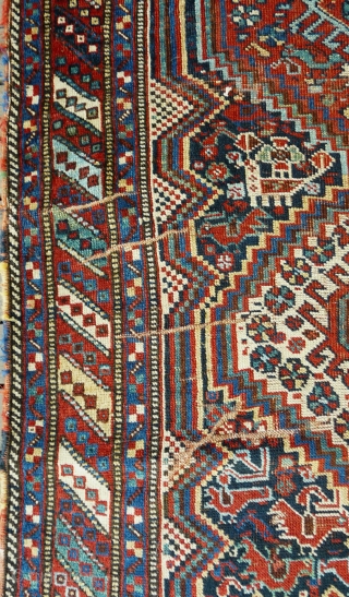 ANTIQUE KHAMSEH TRIBAL RUG 1900 to 1920
SIZE: 2.0m x 1.56m (6ft 6.8 inches x 5ft 1.5 inches)
Excellent Vibrant Vegetable Dyes.
In my opinion this rug is in a Little Over Average Condition for  ...