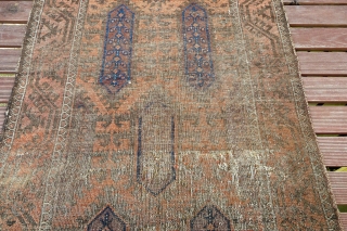 ANTIQUE BALUCH YACOB KHANI RUG 1920
West Afghan / Persian Border
VEGETABLE DYES
Dimensions: 1.36m x 0.91m (4ft 5 inches x 2ft 11.7 inches)
Contact us for shipping quote - can send a few in one  ...