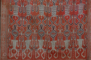 Pua. Ikat ceremonial blanket from the Iban Peolple of Borneo Island, decorated with anthropomorphic figures symmetrically depicted on the textile. This ikat pua was collected on the field in the early Seventies  ...