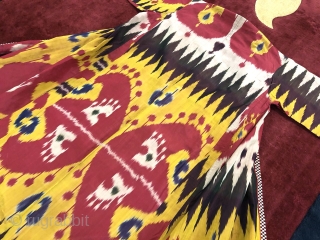 Antique 19th century Uzbek silk on silk Ikat Chapan. Beautiful natural colours and beautiful pattern(design). Good condition.                