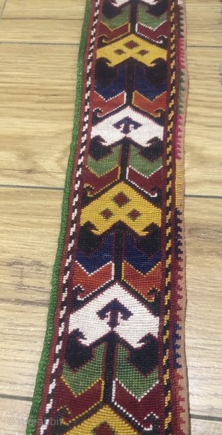 Beautiful Antique Uzbek cross stitches belt. Excellent veg dyes colours. Perfect condition. The size is 13cm by 100cm. 
              