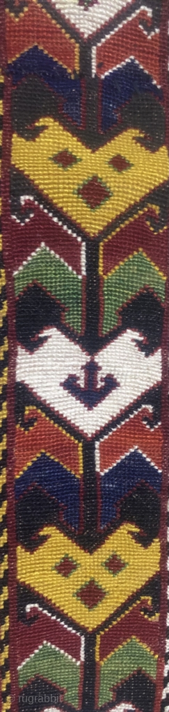 Beautiful Antique Uzbek cross stitches belt. Excellent veg dyes colours. Perfect condition. The size is 13cm by 100cm. 
              