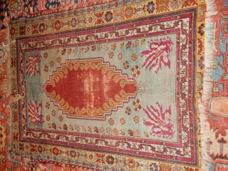 FINE OLD TURKISH RUG - LARGE 4 X 5 FOOT SIZE - ALL WOOL CONSTRUCTION- GOOD PILE WITH END AND SIDE DAMAGE AS SHOWN -
PRICE REFLECTS CONDITION      