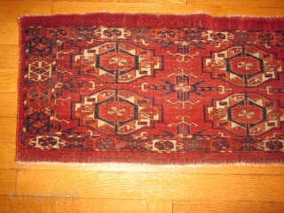 TEKKE 6 GUL TORBA    

14 X 42 INCHES

EVEN VELVET PILE 

SOLD                   