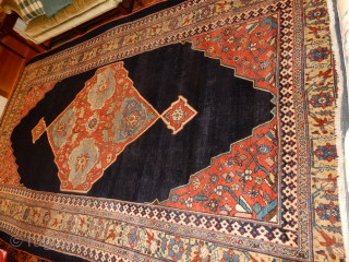 A SUPERB DECORATIVE CARPET 8 1/2 X 13 1/2 FT
