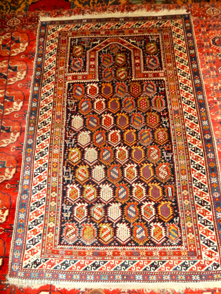 MINT CONDITION BLACK MARASALI PRAYER RUG MINT CONDITION                         