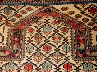 IVORY FIELD MARASALI - SQUARE SIZE OF 4 FT X 4 FT 4 INCHES - EXCELLENT PILE- BEST BLUE DYE USED FOR LATTICE
OLDER THAN MOST 

       