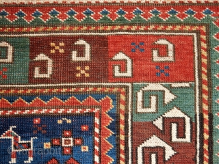 ANTIQUE KAZAK .... NICE BORDER ......4 1/2 X 7 1/2 FT 

GOOD SOLID USEABLE CONDITION AND PRICED RIGHT               