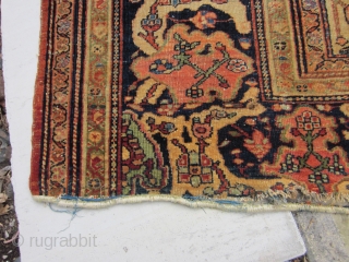 FEREGHAN FARAHAN SAROUK 

8 FEET X 11 FEET

NICE OLD RUG THAT NEEDS SOME WORK

NOT DRY , AS FOUND , NO REPAIRS OR TINTING , DECENT PILE       