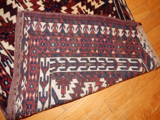 YOMUD YOMUT ASMALYK -WITH A CURVED TOP....  FULL PILE AND A BORDER C0MBINATION THAT IS VERY WELL DONE -EAGLE GROUP ? - SOME YELLOW SILK DOTS HERE AND THERE - UPSIDE  ...