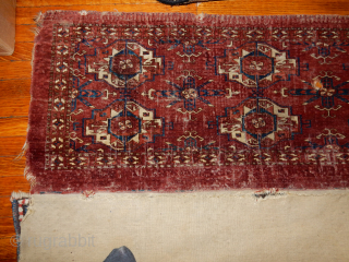 OLD TEKKE 6 GUL TORBA WITH WEAR AND HAVING THE ORIGINAL BACK .The animals have 2 horns. HAS A SMALL 1/2 INCH HOLE - OLDEST INDIGO DYE USED - $800 INCL SHIPPING
BOYLSTONASSOCIATES@GMAIL.COM 