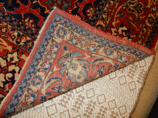 OLD ISFAHAN ISPHAHAN 5 X 7 FT CARPET IN A+ PILE AND CONDITION 
$6000                   