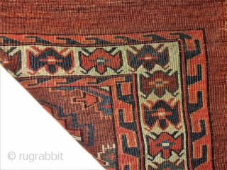 UNUSUAL BORDER AND A GOOD GREEN DYE IN THIS YOMUT CHUVAL - great price for this border                