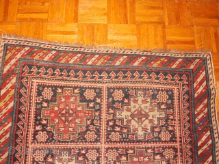  SHIRVAN WITH NICE OLD BORDER -

ORIGINAL CONDITION - NO REPAIRS 

  COMPLETE SIDES AND ONE END, AND JUST A BIT OD LOSS AT THE OTHER END 

3 FT 6   ...