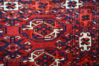 Lovely Yomut Turkmen chuval with attractive elem in very good condition - 1.22 x 0.79m (4' 0" x 2' 7").             