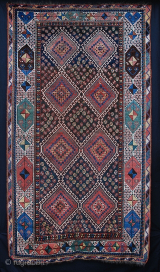Fabulous Luri carpet with amazing main border 2.65m x 1.50m (8' 8" x 5' 0") in very good condition.
              