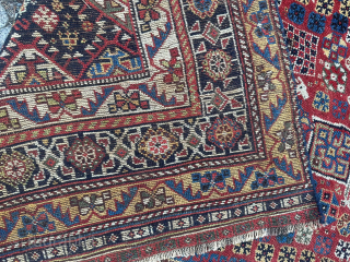 Exceptional Quashqai tribal rug in excellent condition. 160 x 280 

Features rare camel motifs, fine knotting, and beautifully preserved natural colors. A striking example of Quashqai craftsmanship value.     