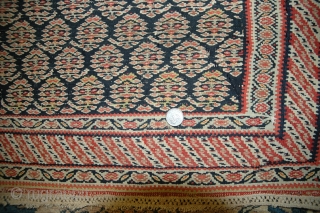 Antique sennah kilim 
Perfect condition 
size 1.75 x 1.35 m                       