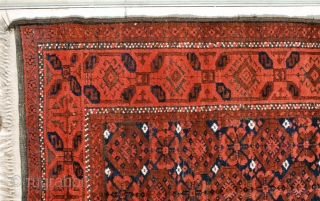 Mina-khani pattern Balouch, 1st quarter 20th c. 98 x 170 cm. Very good condition. Black corrosion. Nice wool and warm colors.            