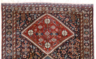 Antique Qashqaï rug, circa 1880. 134 x 232 cm. Professionally rewoven fringes, one repair in central medallion (picture 9), otherwise full fine pile allover (quite rare nowadays). Pleasant to touch and watch. 