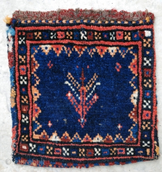 Golden yellow ground Nasrabad double-sided pile chanteh. All wool and all beautifull natural colors this village was famous for. Second quarter 20th c. 20 x 22 cm. A sweet little piece of  ...