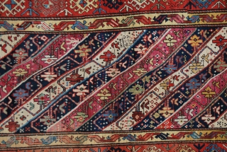 Gendje rug, cm 123x221, dated 1289 or 1873. Beautiful, colorful, beaten up, charming.... Heads and sides redone in the old days, one main restoration, see photo. Trace the two antropomorphic figurines.... Despite  ...