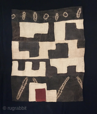 Africa, Black Africa, Congo, Eastern Congo, Bakuba tribal group. 
Raffia panel. Raffia is a natural textile extracted from the Raffia Palm and it has been used for centuries to weave. 
The creativity  ...
