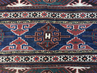 Beautiful & rare Eagle Shahsavan sumack mafrash end panel.
Cm 49x58.
End 19th, early 20th century, if not earlier.
With silk highlights.
In vey good condition.
Apply by DM and/or email carlokocman@gmail.com