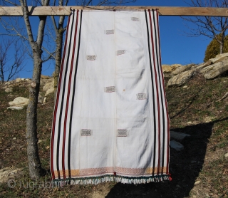 Nagaland. Just in from Burma this lovely white Naga blanket. In good condition, one stain. Cm 92x172.
Pls see more pics: http://www.facebook.com/media/set/?set=a.10150711829484258.457414.358259864257&type=1

See also my other blankets: http://www.facebook.com/media/set/?set=a.10150709561804258.457098.358259864257&type=3
and also: http://www.facebook.com/media/set/?set=a.10150711973024258.457439.358259864257&type=3

     