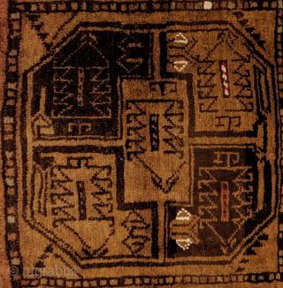 Turkmen rarity--------
Very interesting Turkmen bag face, possibly a sample or catalogue piece. 2ft x 2ft or 61 x 61cm.
Silk highlights in two colors (pink and orange) and cotton highlights.
It has goat hair  ...