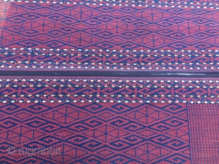Turkmen Yomut/Yomud tent/yurt band. Size is cm 28x1570 plus long fringes. Old enough to be considered antique, Imho over 100 years old. Beautiful, complete, in mint conditions. Natural dyes. Fantastic weaving quality.  ...