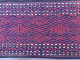 Turkmen Yomut/Yomud tent/yurt band. Size is cm 28x1570 plus long fringes. Old enough to be considered antique, Imho over 100 years old. Beautiful, complete, in mint conditions. Natural dyes. Fantastic weaving quality.  ...