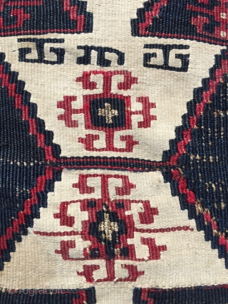 Sinanli Malatya kilim strip. Cm 90x415. The Sinanli were a subtribe of the bigger and better known Reshwani group. They were great weavers and dyers. - Second half 19th c. Wool, cotton  ...