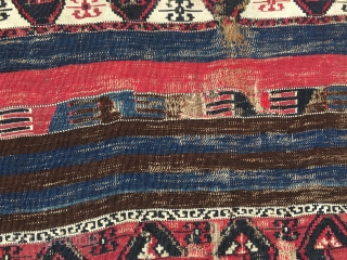 Sinanli Malatya kilim strip. Cm 90x415. The Sinanli were a subtribe of the bigger and better known Reshwani group. They were great weavers and dyers. - Second half 19th c. Wool, cotton  ...