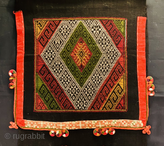 Northern Vietnam Tai Dam scarf

This Girl is from the Tai Dam tribal group in Northern Vietnam and is wearing the traditional “hat” called Pieu scarf. It is made in cotton dyed black  ...