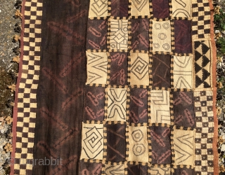 Museum quality Kuba ntschak Congo. Cm 625x85. Early 2oth c. Exceptional piece. 
This is a fantastic, in mint condition, raffia ntschak by the Bakuba tribal group in Congo. Extremely long, cm 625x85,  ...