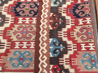 Gocmen kilim. Cm 140x285. Vintage. Very good weaving with no difference between front and back.                  