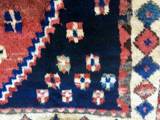 Chahar Mahal Bakhtiari gabbeh rug. Cm 160x186. Age: first half of the 20th c. Woven somewhere in the Chahar Mahal mountains. Super shiny silky wool. Long pile. w & w cotton. Wonderful  ...